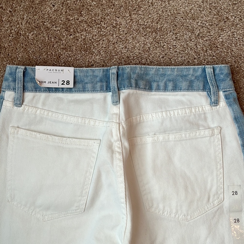 NWT PacSun Distressed Freeze Pop Mom Jeans - Picture 9 of 13